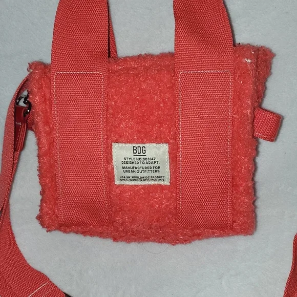 BDG Urban Outfitters Serena Sherpa Mini Tote Bag - Picture 2 of 12